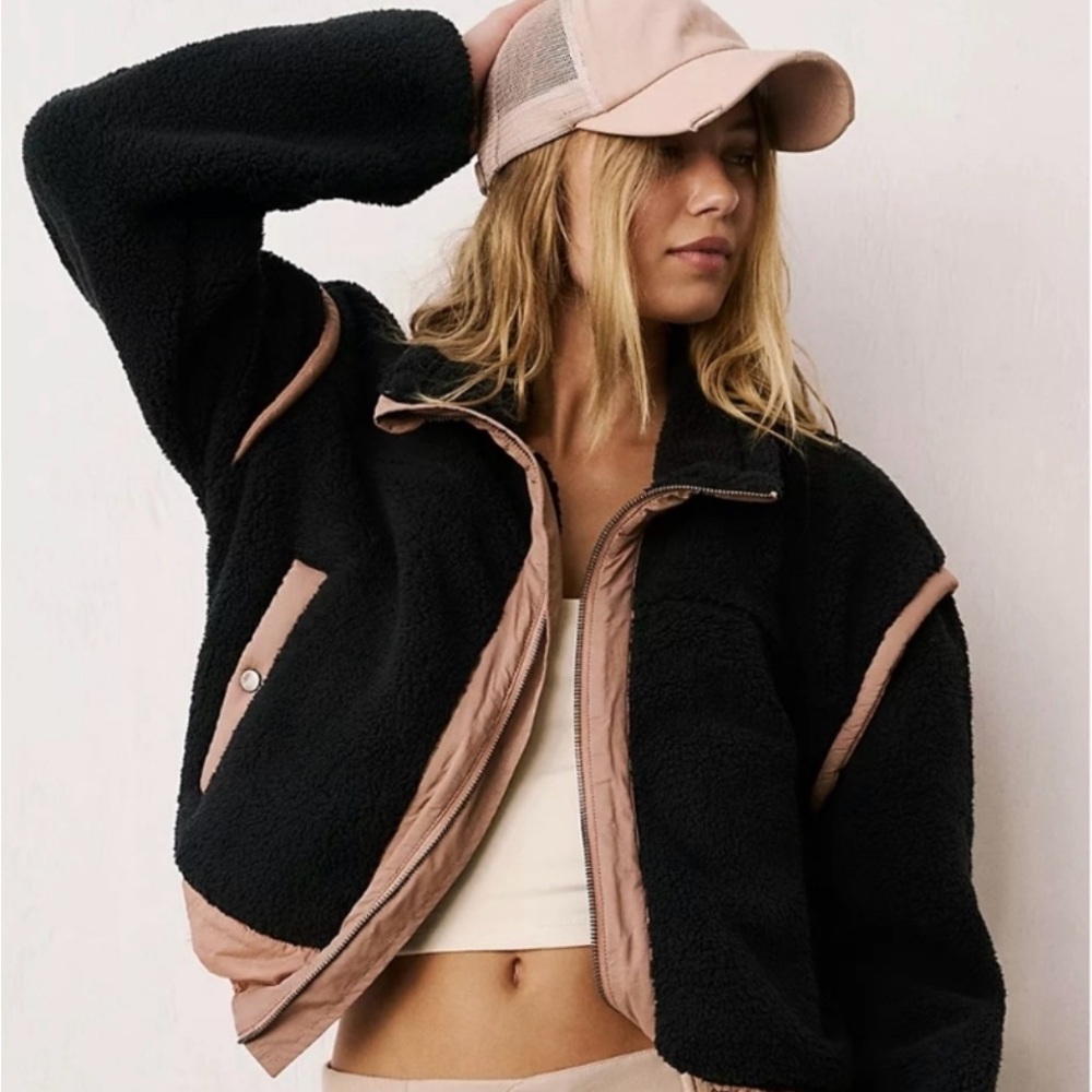 FREE PEOPLE
Courtside Fleece